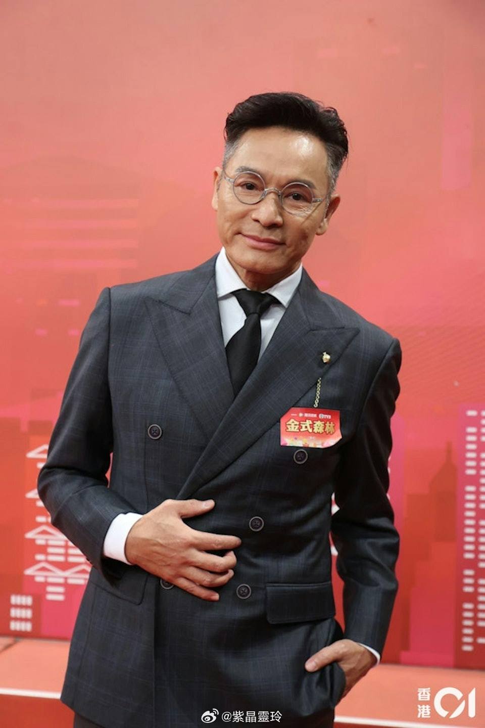 60岁郭晋安香港街上派传单